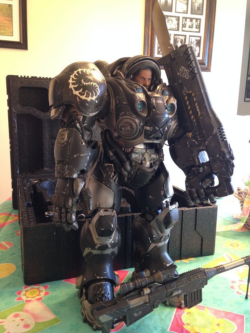 raynor statue