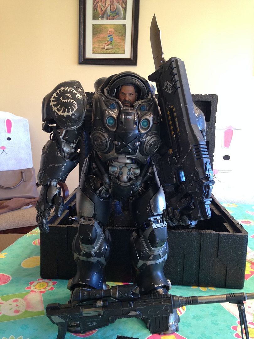 raynor statue