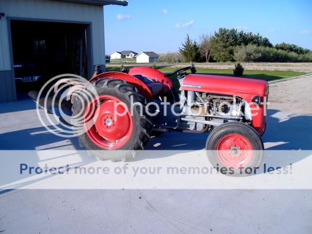 Tractor_zps57442921.jpg